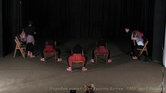 071.jpg